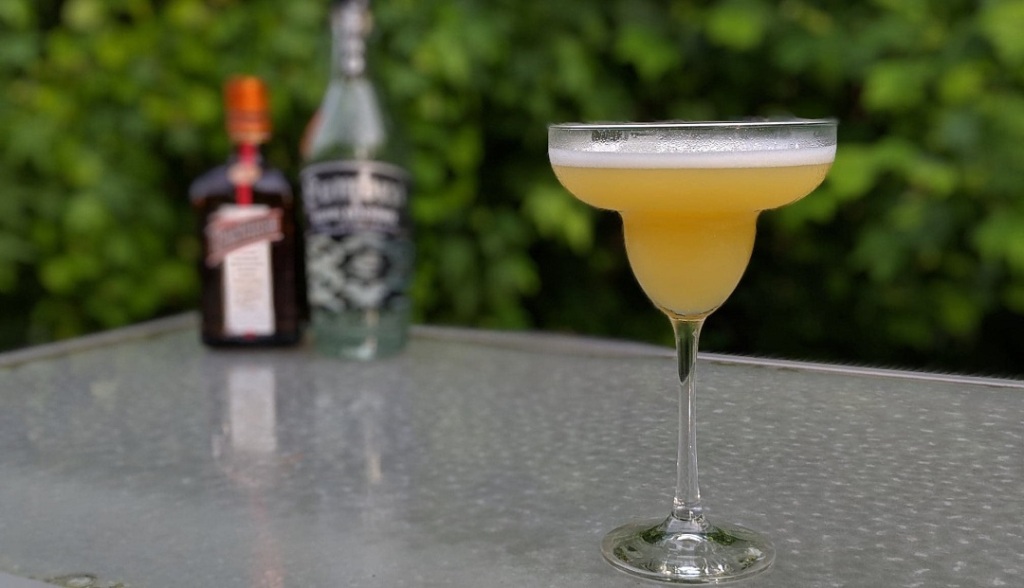 Cocktail Corner: Mezcal Pineapple Margs!